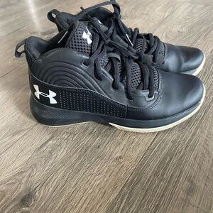 Under Armour Kids Black  Basketball Sneakers